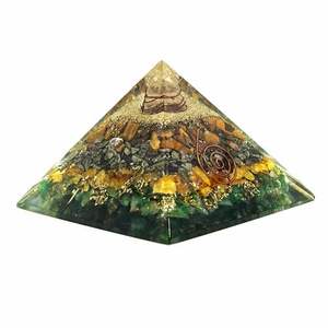 Pyramide d'énergie orgone faite à la main de meilleure qualité avec des cristaux argent aimant pyramide Feng Shui pour la richesse et l'énergie positive - Product Image 1