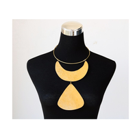 Dernier concepteur beau collier en laiton grande taille en laiton matériel bijoux collier pour les femmes qualité incroyable pour la vente