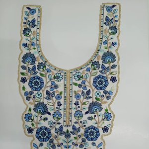 Collier en métal plaqué Offre Spéciale de luxe pour femmes et filles chaîne de cou avec logo personnalisé pour accessoire de vêtements - Product Image 1