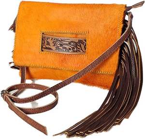 Pochette à pompon en cuir véritable faite à la main avec fermeture de couverture Design sculpté Choix de couleurs multiples - Product Image 2