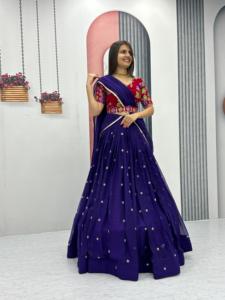 Lehenga Choli de Diseño Indio de Alta Calidad con Bordado Intenso y Lentejuelas para Mujer, Disponible a Bajo Precio - Product Image 2