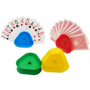 Lot <span class=keywords><strong>de</strong></span> 4 supports <span class=keywords><strong>de</strong></span> cartes triangulaires à ressort, porte-cartes colorés pour les petites mains et les seniors, pour le plaisir des jeux <span class=keywords><strong>de</strong></span> société en famille - Product Image 1