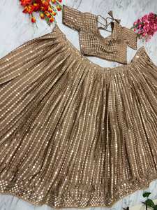 Lehenga choli de créateur pour femmes vêtements de mariage indiens vêtements de fiançailles vêtements de réception chaniya choli pour fille tenue indienne - Product Image 5