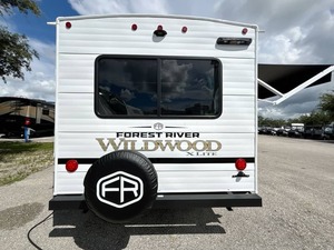 Remolque de Viaje Usado en Buen Estado, Modelo 2026, Forest River Wildwood X-Lite 24RLXL, con Tienda de Campaña en el Techo, en Venta - Product Image 4