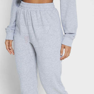 El último conjunto de Top corto informal de invierno para mujer, Top de jogging de nuevo estilo sólido con logotipo frontal, ajuste holgado, ODM, venta al por mayor de Pakistán - Product Image 2
