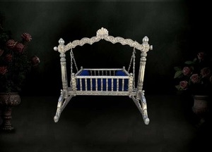 Divine Baby Palna en bois pour cérémonie de nommage Berceau en bois argenté royal Style Maharaja Cérémonie de nommage Berceau en bois - Product Image 4