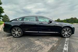 VOLVO S90 B6 AWD PLUS 2023 d'occasion, conduite à gauche/droite - Product Image 2