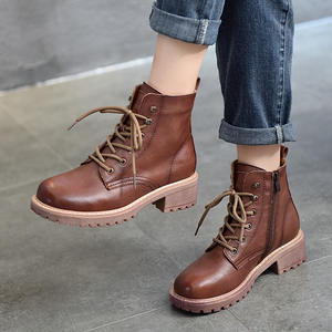 Bottes hautes pour femme en cuir cognac pour l'hiver, bottes cuissardes gris brandy pour femme, bottes au-dessus du genou pour femme, ton gris neutre, talon épais - Product Image 1