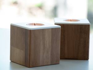 Bougeoir décoratif en cristal pour mariages et éclairage festif fabriqué à la main en Inde avec un design personnalisable - Product Image 3