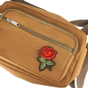 แผ่นปักลายกุหลาบแบบรีดติดผ้าทวิลล์ ขอบเย็บแบบเมอร์โร่ สำหรับเสื้อแจ็คเก็ต เสื้อยืด กระเป๋าเป้ หมวก ขายส่ง - Product Image 5