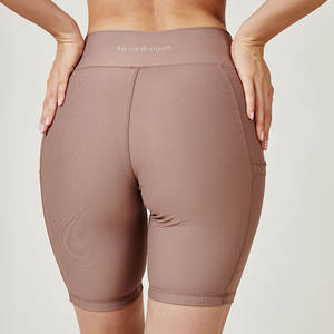 Shorts de yoga personnalisés pour femmes, 19 pouces, couleur unie, coupe ajustée, shorts de sport pour la salle de sport - Product Image 5