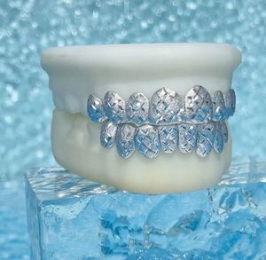 Couleur blanche Grillz personnalisée et poussière de diamant, coupe diamant, Hip Hop Grillz personnalisé, argent sterling Grillz 925, or 10K 14K - Product Image 3