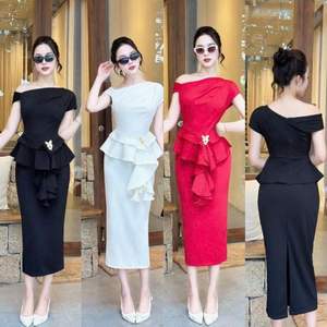 Stylish Set with Pencil <b>Skirt</b> and Off-Shoulder Blouse - Ideal for Effortless Style and Comfort at Work - Product Image 3