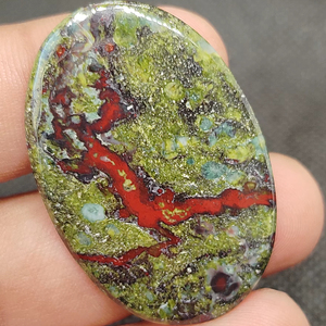 ธูปเลือดมังกรธรรมชาติทำจากเรซิ่น100% อัญมณีหลวมสีแดงและเขียวคุณภาพสูงสำหรับการทำเครื่องประดับ - Product Image 1