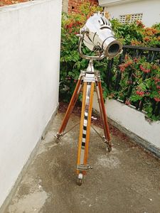 Lámpara de pie LED de teatro antiguo, foco Retro, trípode de madera náutico, foco de estudio para decoración y accesorios de oficina - Product Image 4