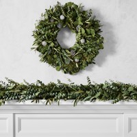 MCflora Grosir Karangan Bunga Hijau Awet dari Boxwood, Eucalyptus, Ruscus, Craspedia, Dekorasi Pintu Rumah Minimalis, Pemasok Grosir