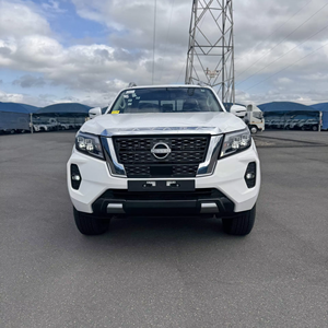 Camioneta Nissan Navara Doble Cabina 2.5 LE Plus 4X4 Usada 2025 con Transmisión Manual - Product Image 1