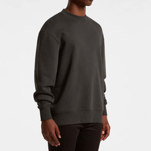 เสื้อสเวตเตอร์คอกลมของผู้ชายผ้าฝ้าย100% 330กรัมทรงโอเวอร์ไซส์ XL มีโลโก้ด้านหน้ากันลมและลายพื้น - Product Image 2