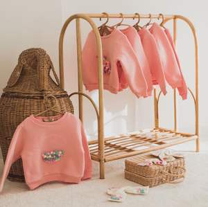 Percheros Colgantes de Ratán Hechos a Mano para Ropa de Bebés y Niños Pequeños, Mejor Precio, Perchero de Bambú Natural para Ropa Infantil - Product Image 4