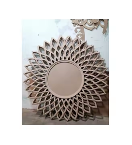 Marcos de espejo de madera decorativos de primera calidad con bordes tallados a mano para sala de estar clásica o decoración espacial de Azora Industries - Product Image 2