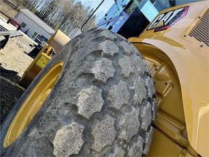 Kaufen Sie neue 2021 Verdichter gebrauchte CATERPILLAR CS56B Straßen walze