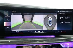 BMW i7 eDrive50 4 portes à traction avant, modèle 2024, d'occasion, en excellent état, faible kilométrage, en stock, offerte à un prix exceptionnel - Product Image 4