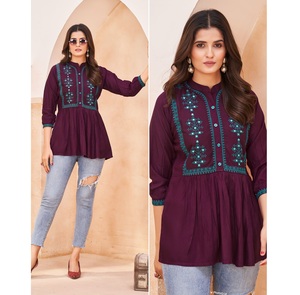 Haut court Western pour dames filles rayonne mélange broderie travail imprimé dernier motif tunique hauts prêt à porter pour l'exportation - Product Image 1