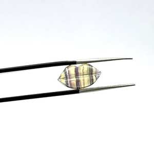 Hermosas cuentas naturales con forma de labios de fluorita múltiple-Encantos de piedras preciosas de labios tallados a mano de 14x8mm - Product Image 1