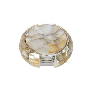 Sous-verres de table haut de gamme conçus pour combiner une protection pratique à un magnifique artisanat perlé - Product Image 2