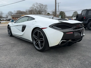 SBM13GAA4HW003298 Coupé Deportivo de Lujo Industrial 2017, Tracción Trasera, Motor V8 Twin Turbo de 3.8L, 562hp, 600Nm de Torque, Velocidad Máxima 328km/h, Bajo Kilometraje, OEM - Product Image 2