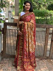 Hermosa Sari de seda pura Bandhej con borde de tejido Zari original para bodas y ocasiones ropa india y pakistaní - Product Image 6