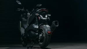 Indicador secuencial de luz trasera LED colorida Universal Yamaha Augur con función de bienvenida para motocicleta y vehículo - Product Image 2