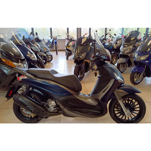 Scooter à deux roues Beverly 300 S en alliage d'aluminium avec moteur sans balais - Product Image 5