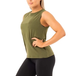 Débardeur de sport sans manches pour femmes, vêtements de sport athlétiques avec impression de logo personnalisé et choix de couleurs et de tailles multiples - Product Image 2
