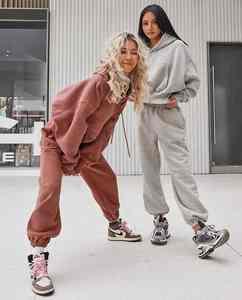 Ensemble de salle de sport 2 pièces à motif uni personnalisé pour femmes sweat-shirt et sweat-shirt d'entraînement pour vêtements de sport - Product Image 3