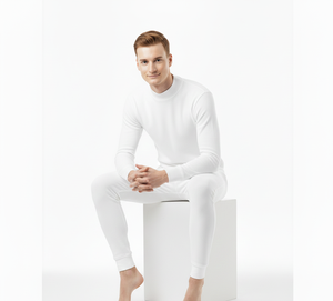 Combinaison thermique pour homme WinterCore, blanche, manches longues, tissu doux et respirant, conçue pour une protection fiable contre le froid - Product Image 1