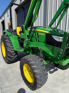 Tractor agrícola usado John For Deere 4066M Tractor compacto a la venta - Product Image 4