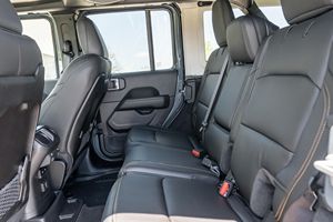 Jeep Wrangler Unlimited Rubicon 392 Edición Final 2024, 4x4, Gasolina, Bajo Kilometraje - Product Image 5