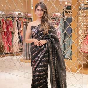 Nueva ropa de fiesta estilo Bollywood Black Georgette Sequance Work Saree con blusa Ropa de calidad premium a precio de fábrica - Product Image 1