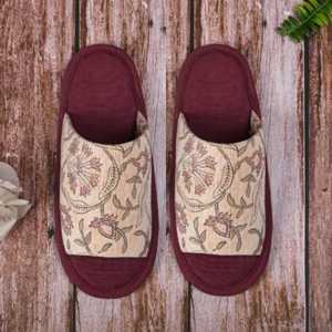 Cama de alfombra granate y blanca con estampado japonés para mujeres y hombres - Product Image 3