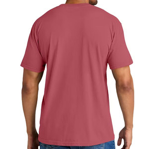 Camiseta de algodón roja de manga corta para hombre con bolsillo, cuello redondo, transpirable, corte regular, diseño estampado en la parte delantera. - Product Image 2