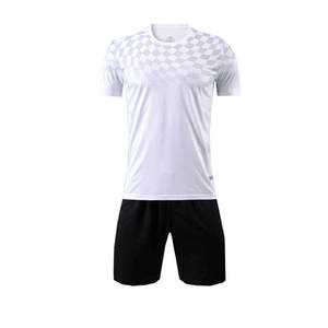 Maillot de football de haute qualité de couleur bleue imprimé avec votre logo maillot de football sublimé en polyester de maille personnalisé - Product Image 5