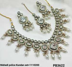 Antique Gold Plated Beautiful Stunning Kundan <b>Crystal</b> Dangle Drop Choker Wedding Necklace Jewelry With <b>Earrings</b> & Mangtika Women - Product Image 3
