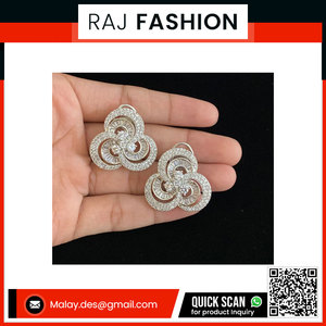 Vente en gros de colliers ras du cou en diamants américains personnalisés pour femmes ensembles de bijoux en strass à la mode pour les mariages - Product Image 2