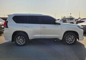 Toyota Land Cruiser Prado 2019 / Disponible à la vente avec faible kilométrage, moteur essence, véhicule bien entretenu et sans accidents - Product Image 3