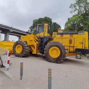 Pala cargadora de ruedas KOMATSU de segunda mano en buen estado a la venta, precio competitivo con motor central y componentes de motor incluidos - Product Image 5