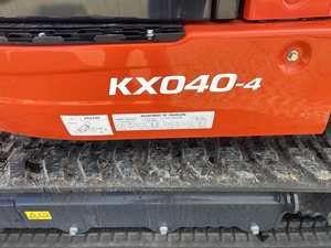 Miniexcavadora Kubota KX040-4 2025: Potencia Compacta Avanzada para Máxima Productividad - Product Image 5