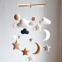 Mobiles de berceau en feutre non tissé faits à la main, jouets doux, décor nuage arc-en-ciel rembourré avec clochette, personnalisé pour chambre d'enfant, unisexe, Best Himalaya Bee