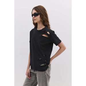 T-shirt déchiré et coupé - Product Image 2