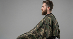 Capa de Barbero de Seda con Diseño de Camuflaje |   Bata de Barbero Profesional para Salón, Impermeable, Ecológica, con Cintura Ajustable - Product Image 6